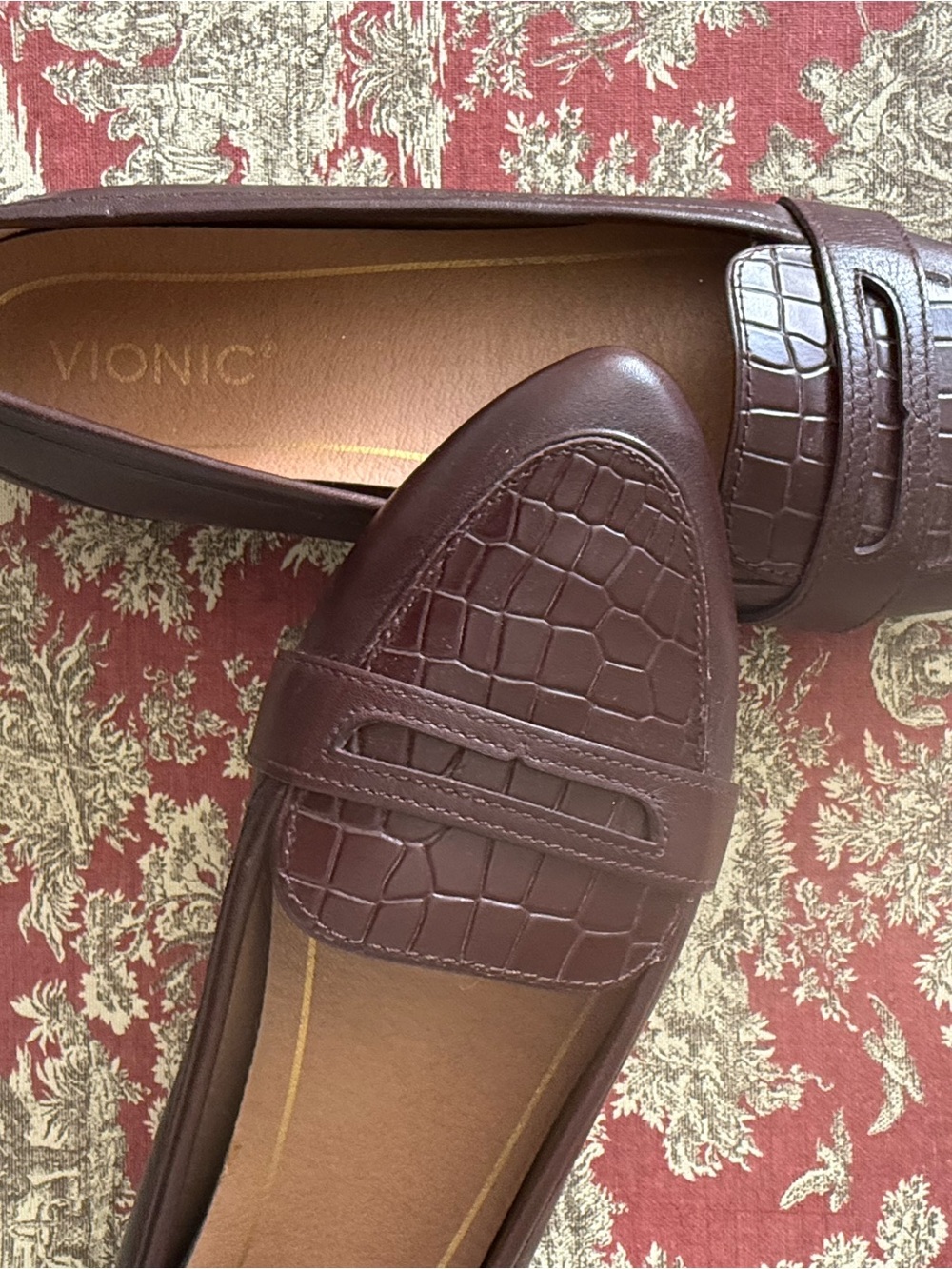 Vionic Women's Croc-Embossed Penny Loafers
